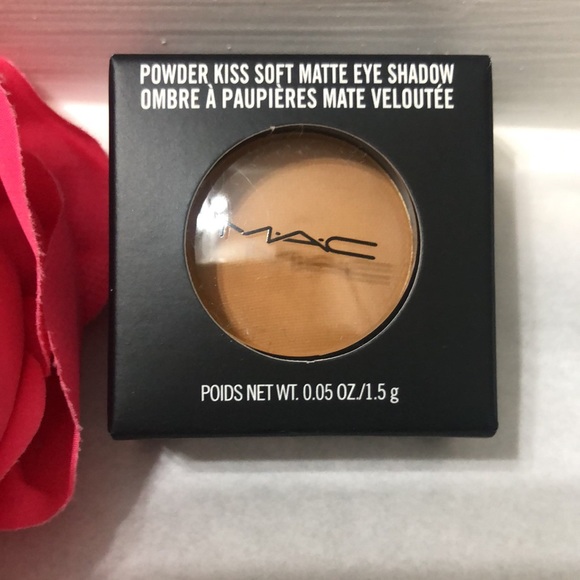 New MAC Powder Kiss Soft Matte Eye Shadow THESE BAGS ARE DESIGNER NIB - Picture 1 of 3